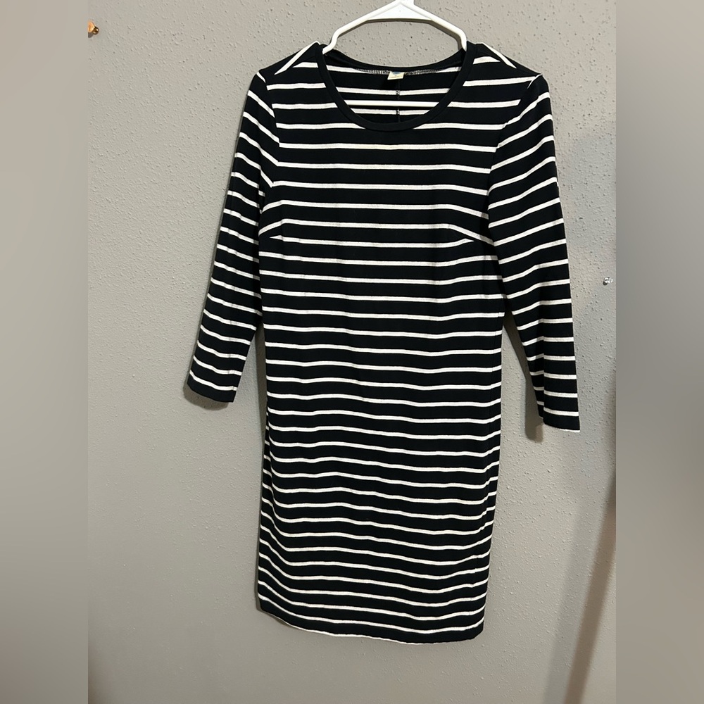 Old Navy Black and White Long Sleeve Dress